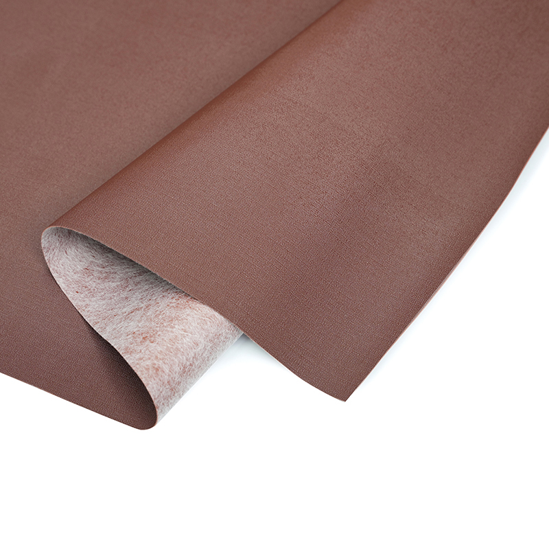 Cusutomizovaná syntetická koža pre sandále